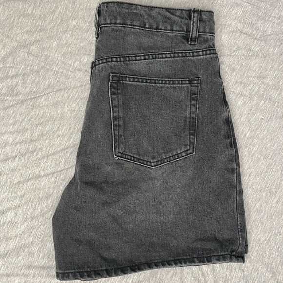 High waisted black jean shorts. - Picture 3 of 4